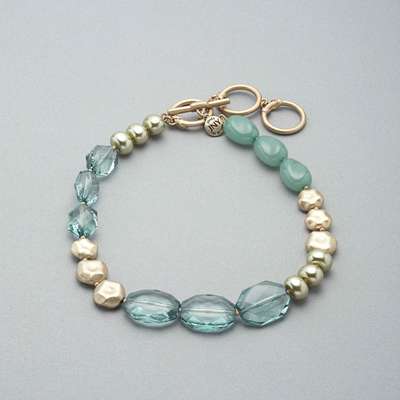 グリーン & ゴールドネックレス